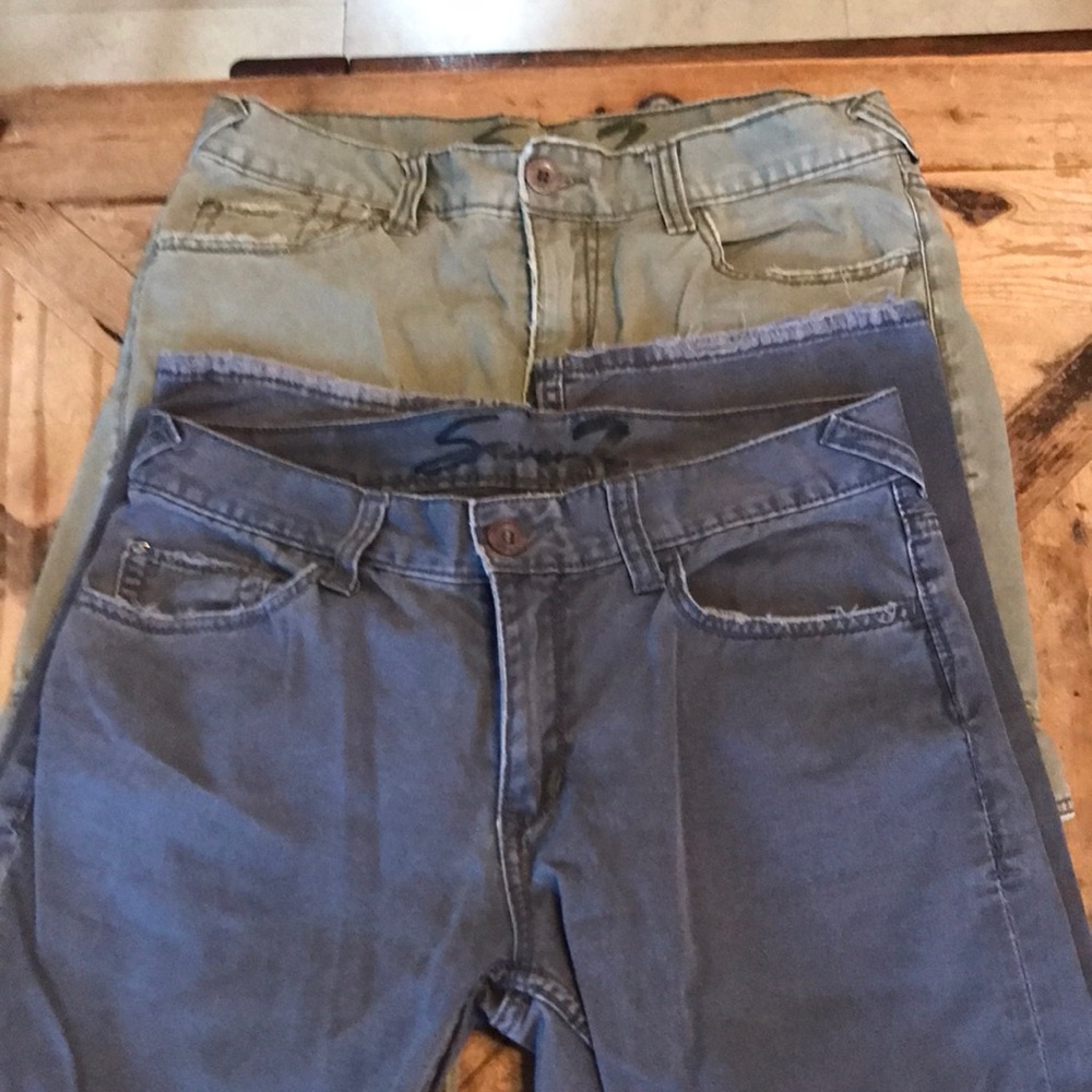 Two pairs men’s Seven 7 cargo pants 31w 34l